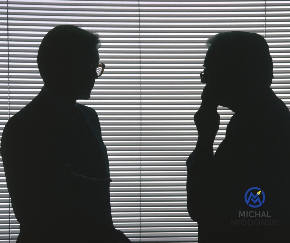 Coach Michal Miodonski, coach and mentor for men, talks to his customer about mindfulness and healthy manhood.